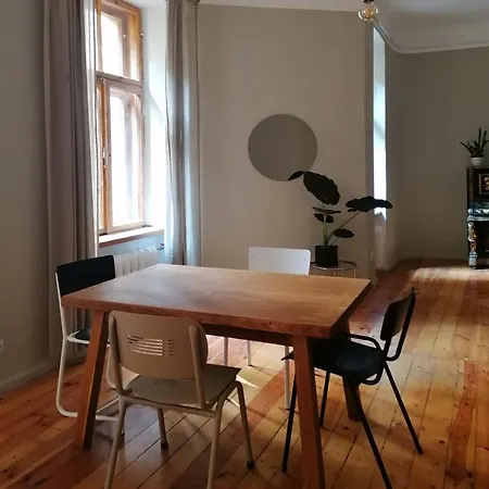 Spacious 75sqm Art Nouveau District Gem *