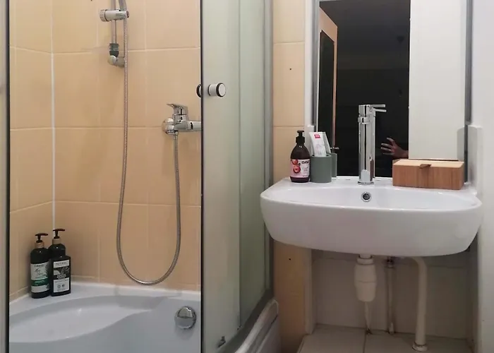 Appartement Spacious 75sqm Art Nouveau District Gem *