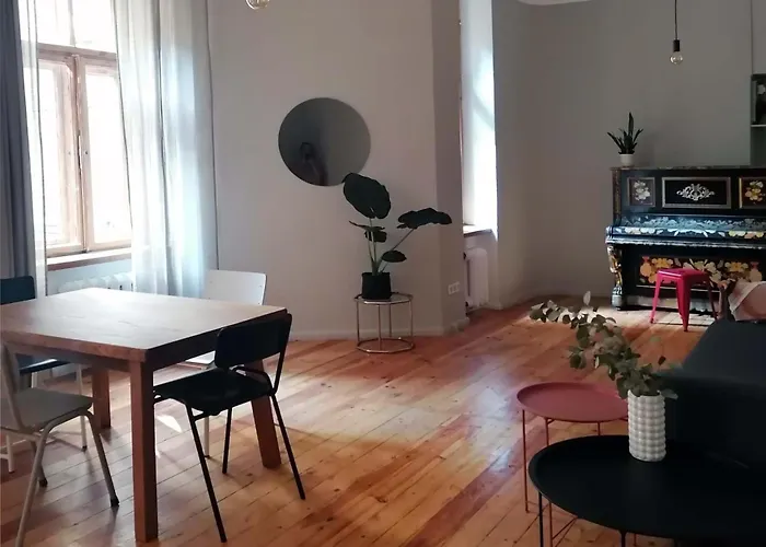 Appartement Spacious 75sqm Art Nouveau District Gem